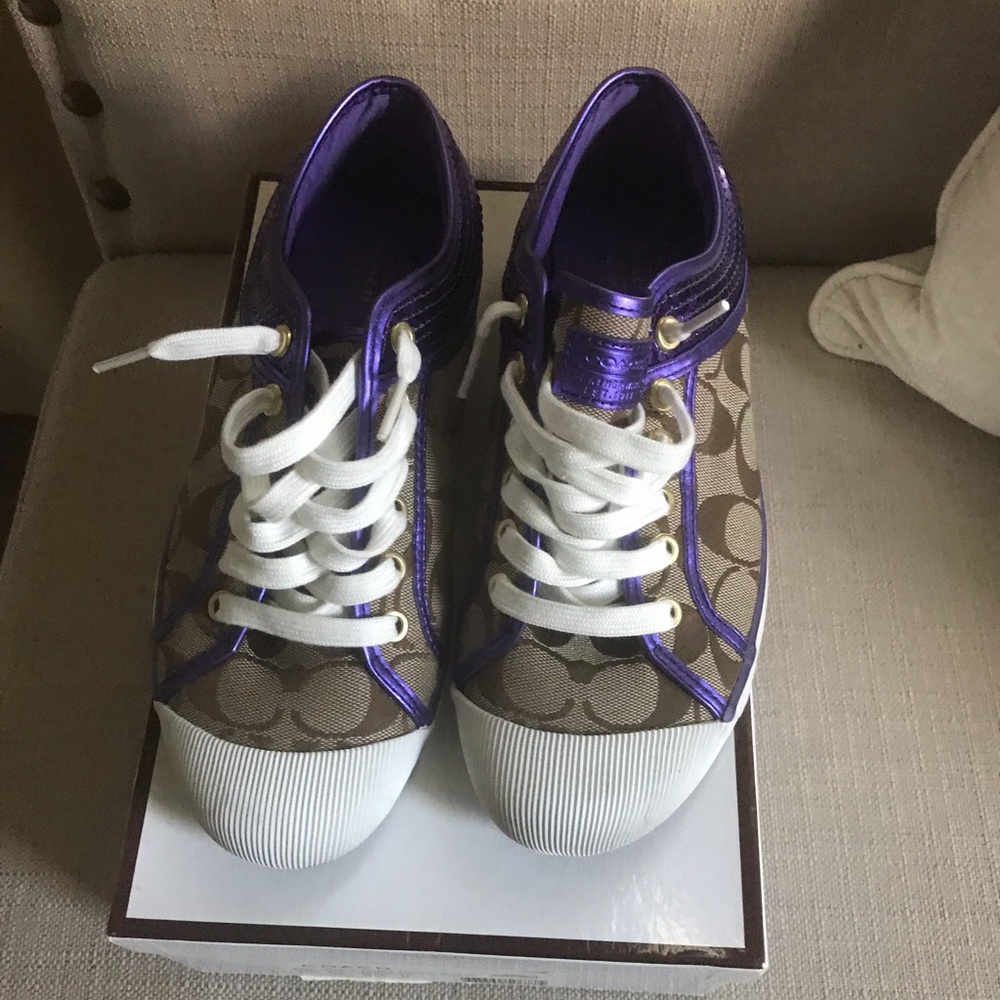 Coach Women Size 9